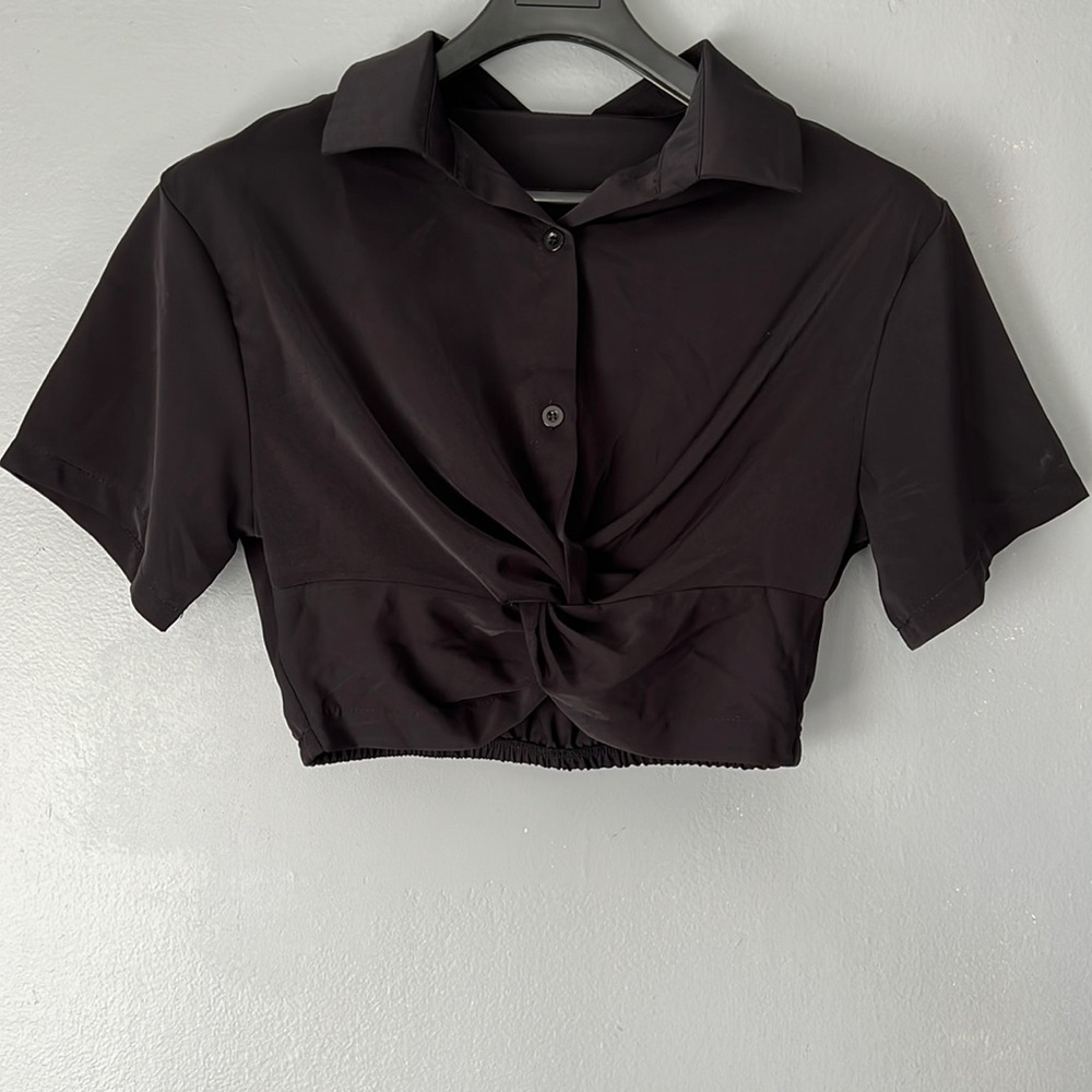 Women’s Black Button Up Crop Top Size Medium